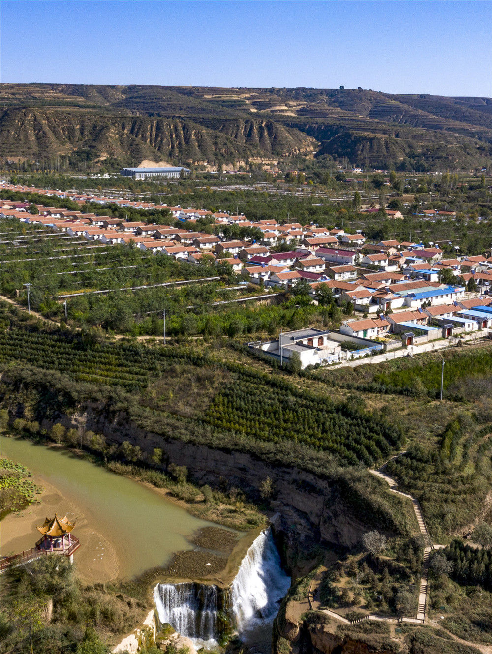 流经宁夏固原市彭阳县城阳乡的茹河,因地壳变化和河床运动形成旱塬上
