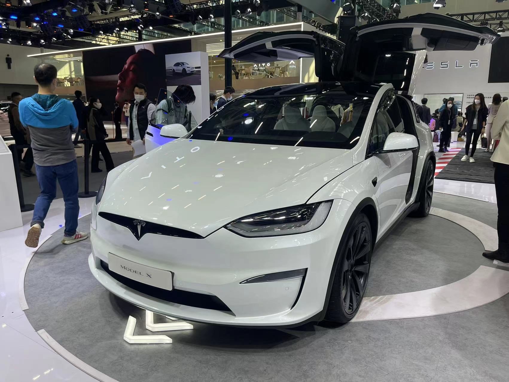 1月6日公布售价特斯拉modelsmodelxplaid版双车亮相