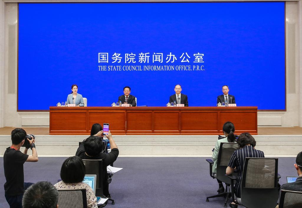 国新办举行困难群众帮扶有关工作国务院政策例行吹风会 新华社发（张馨 摄）