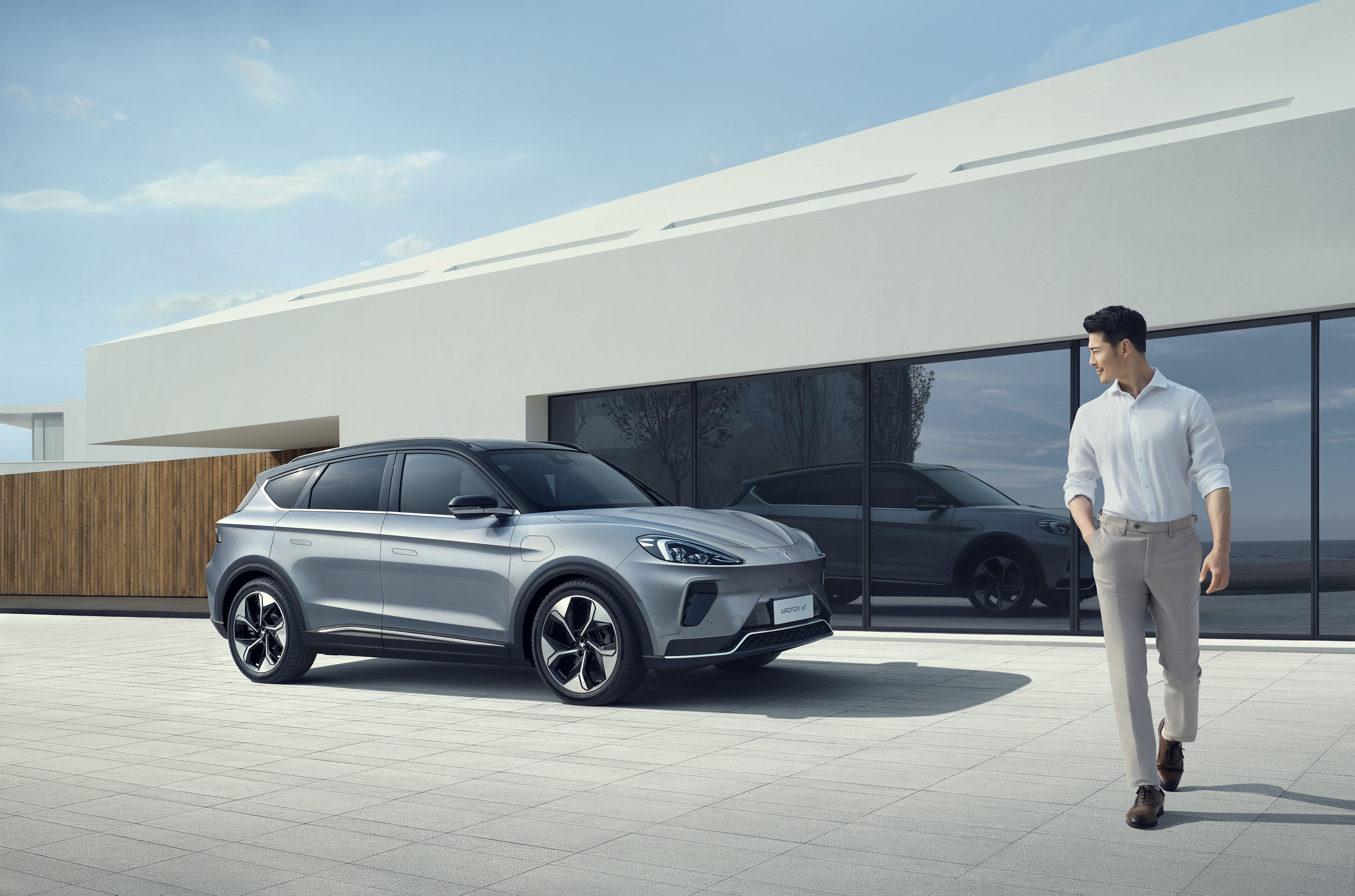 新款极狐阿尔法t推新加量不加价