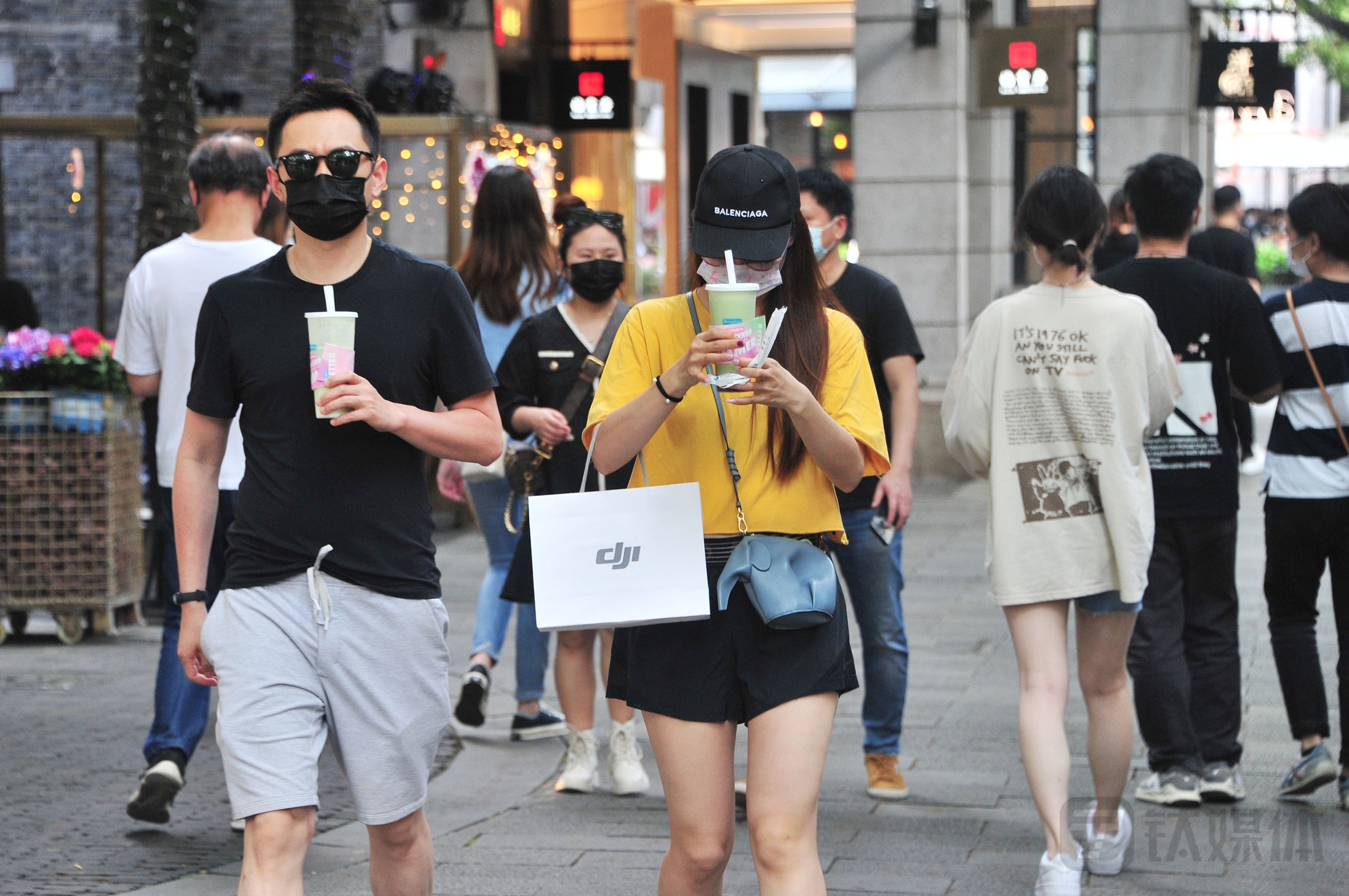 上海已于6月1日开始恢复正常秩序，市民消费需求逐步开始释放（图片来源：视觉中国）