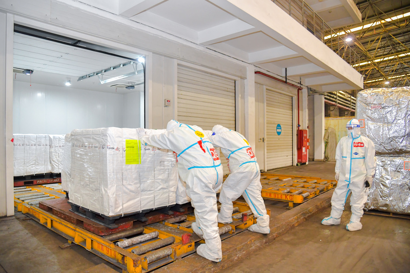 浦东机场货站。