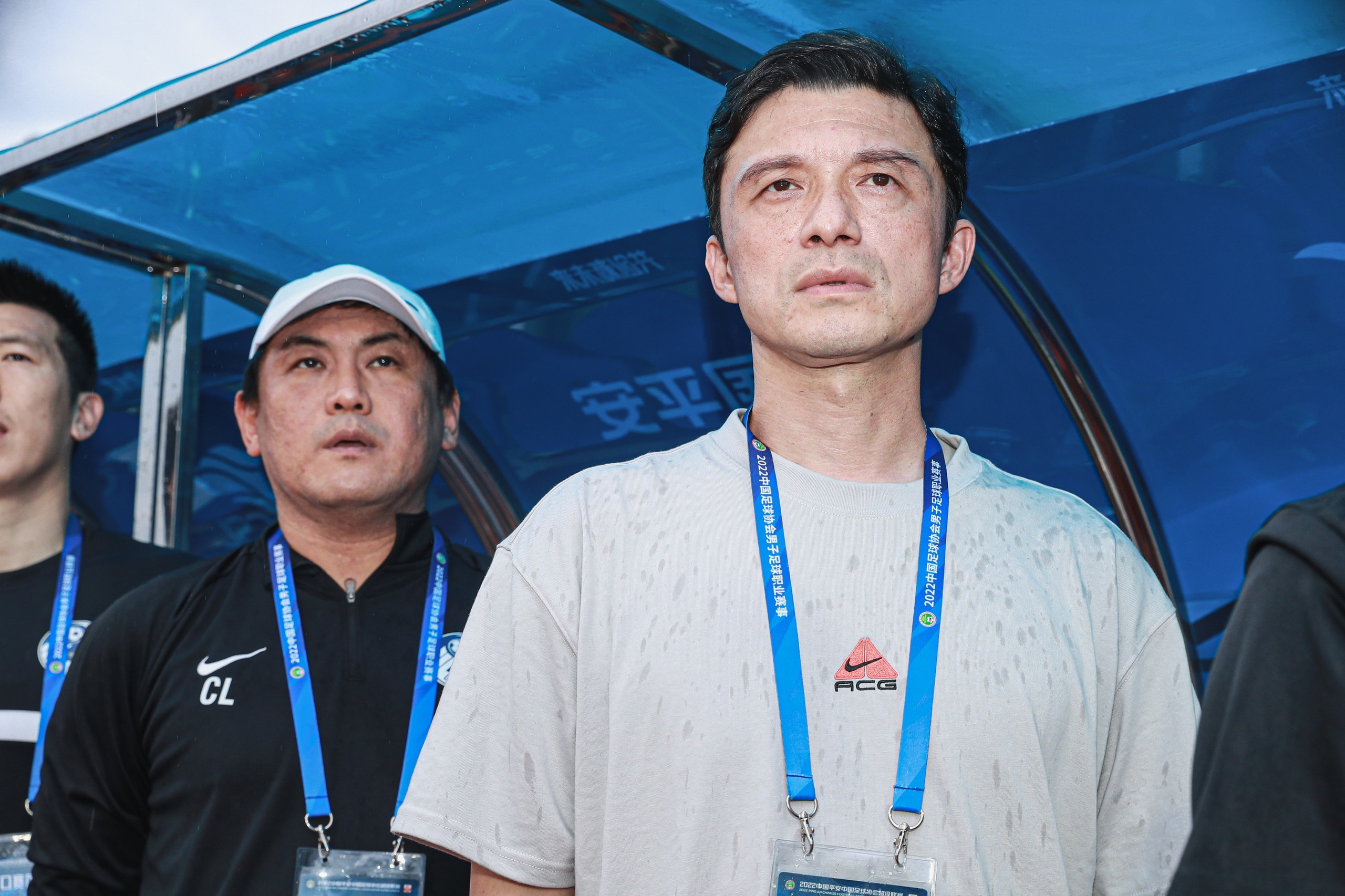 谢晖（右）成为今年中国足球第一“网红”。