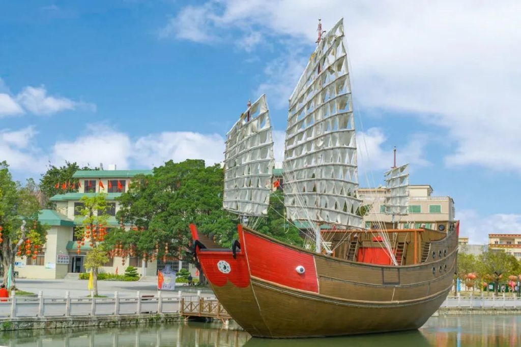 城市名片&深圳海洋文创|演绎方寸间的栩栩如生:《潮汕红头船》__凤凰