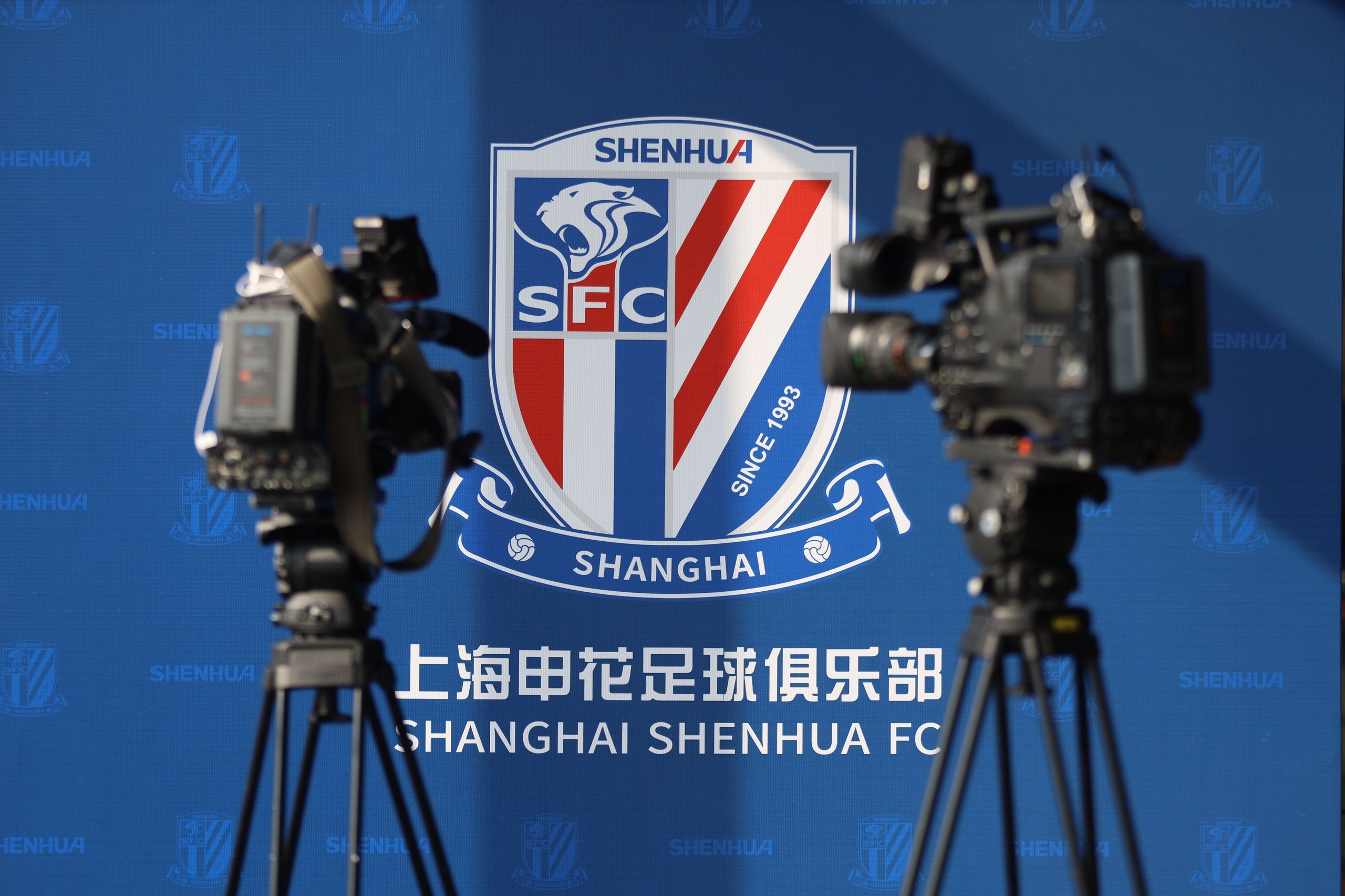 申花队本赛季将以全华班出战.