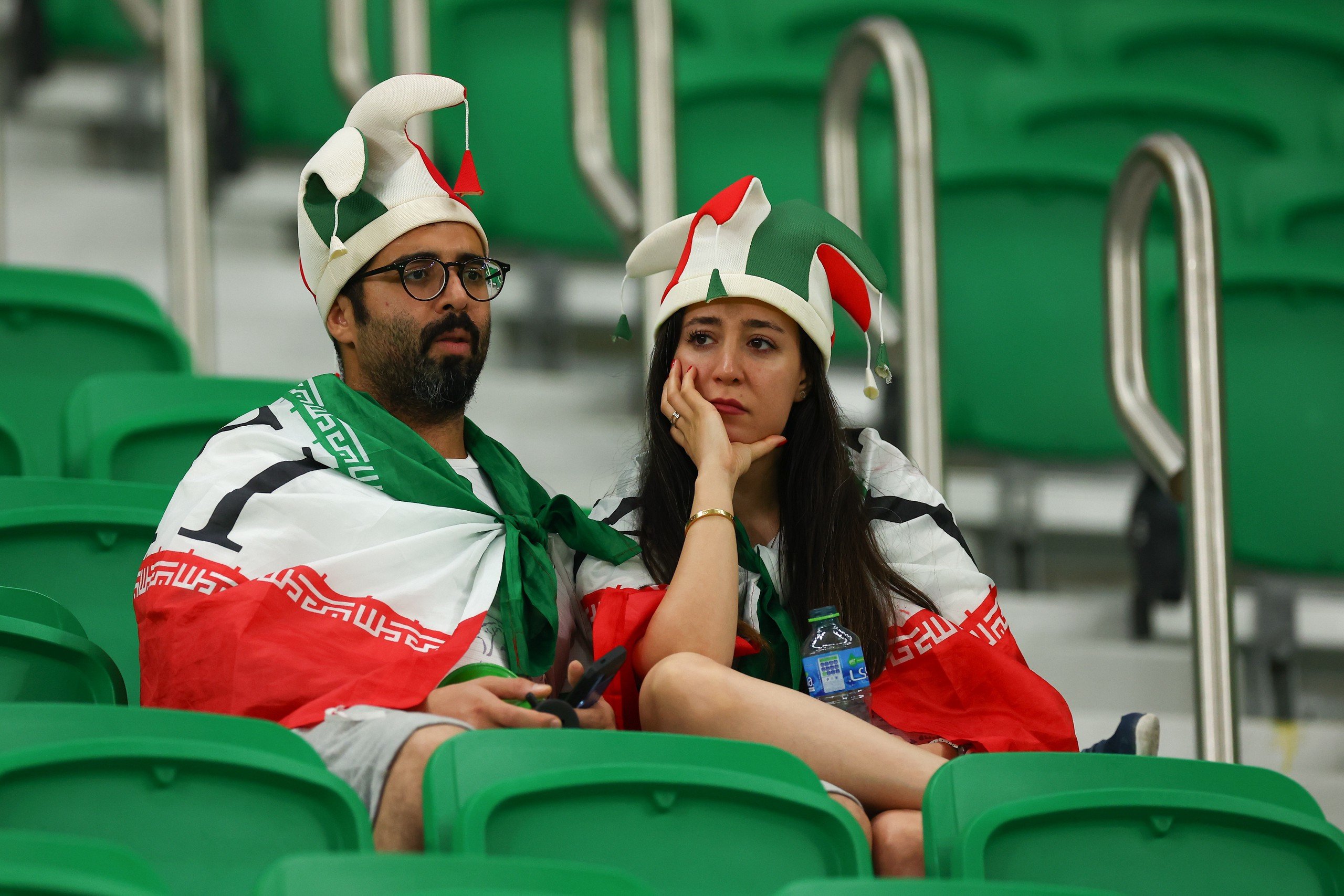 失落的伊朗球迷。
