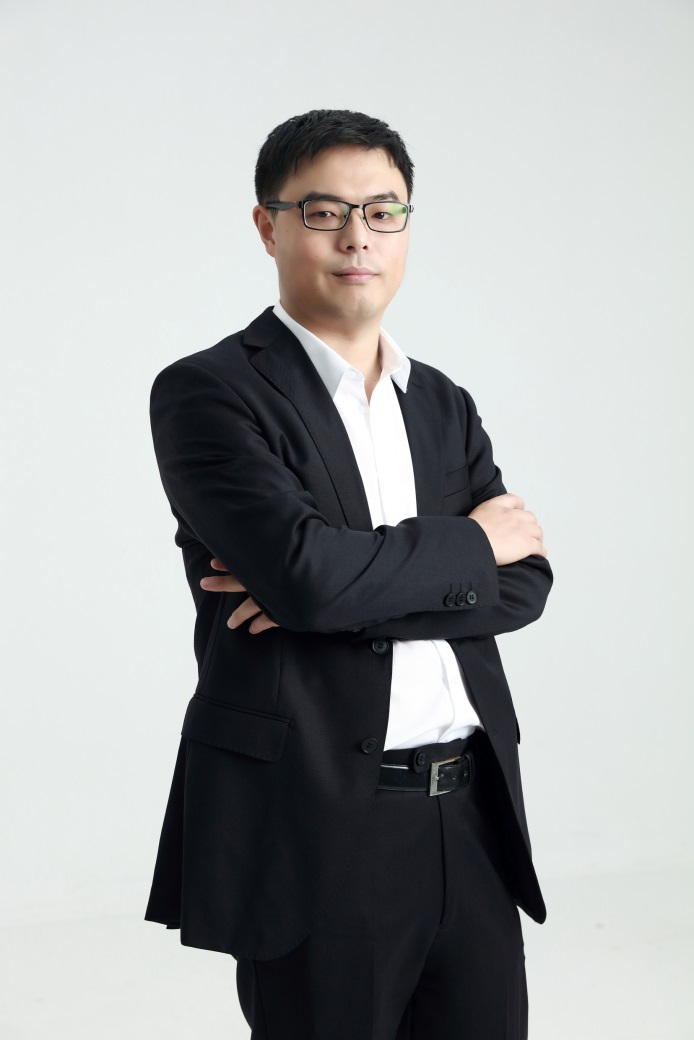 天天拍车张延伟接受专访:二手车“黄牛”和“背户”将成过去式_凤凰网