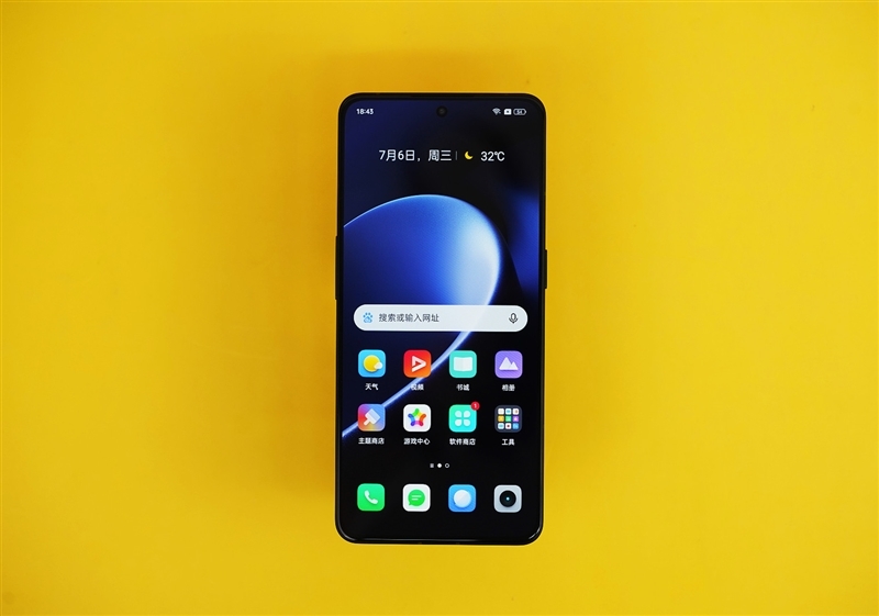 谁说轻薄没旗舰!真我GT2大师探索版首发评测:CPU、电池、快充都满分了