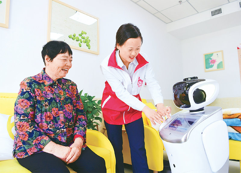 推动实现全体老年人享有基本养老服务