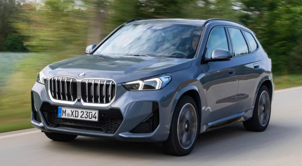 海外实拍新宝马x1颜值动感双联屏国内或年内亮相