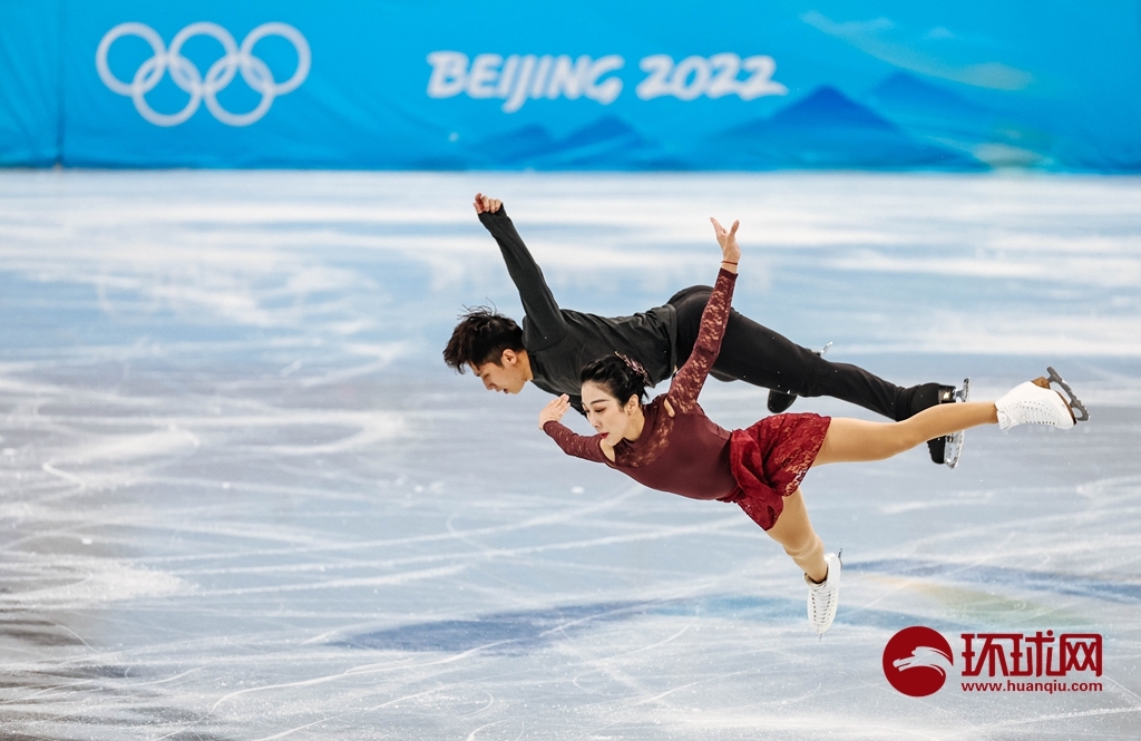 2022冬奥会滑冰服装图片