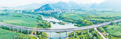 图为8月10日拍摄的广西桂中治旱乐滩水库引水灌区工程，该工程预计年底前通水。