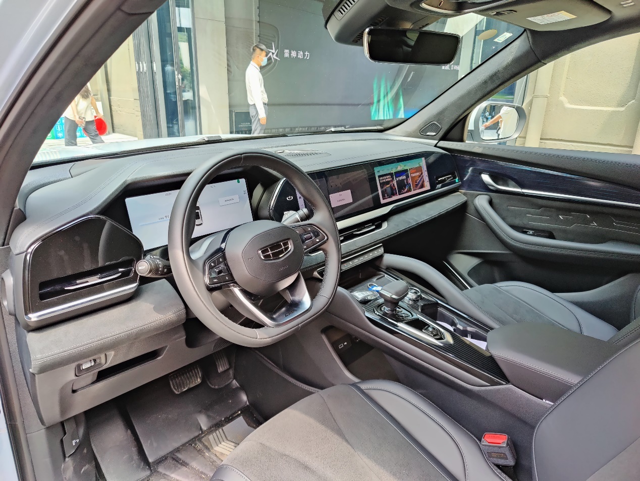 百人交车仪式达成吉利星越l雷神hix打响混动suv市场第一战