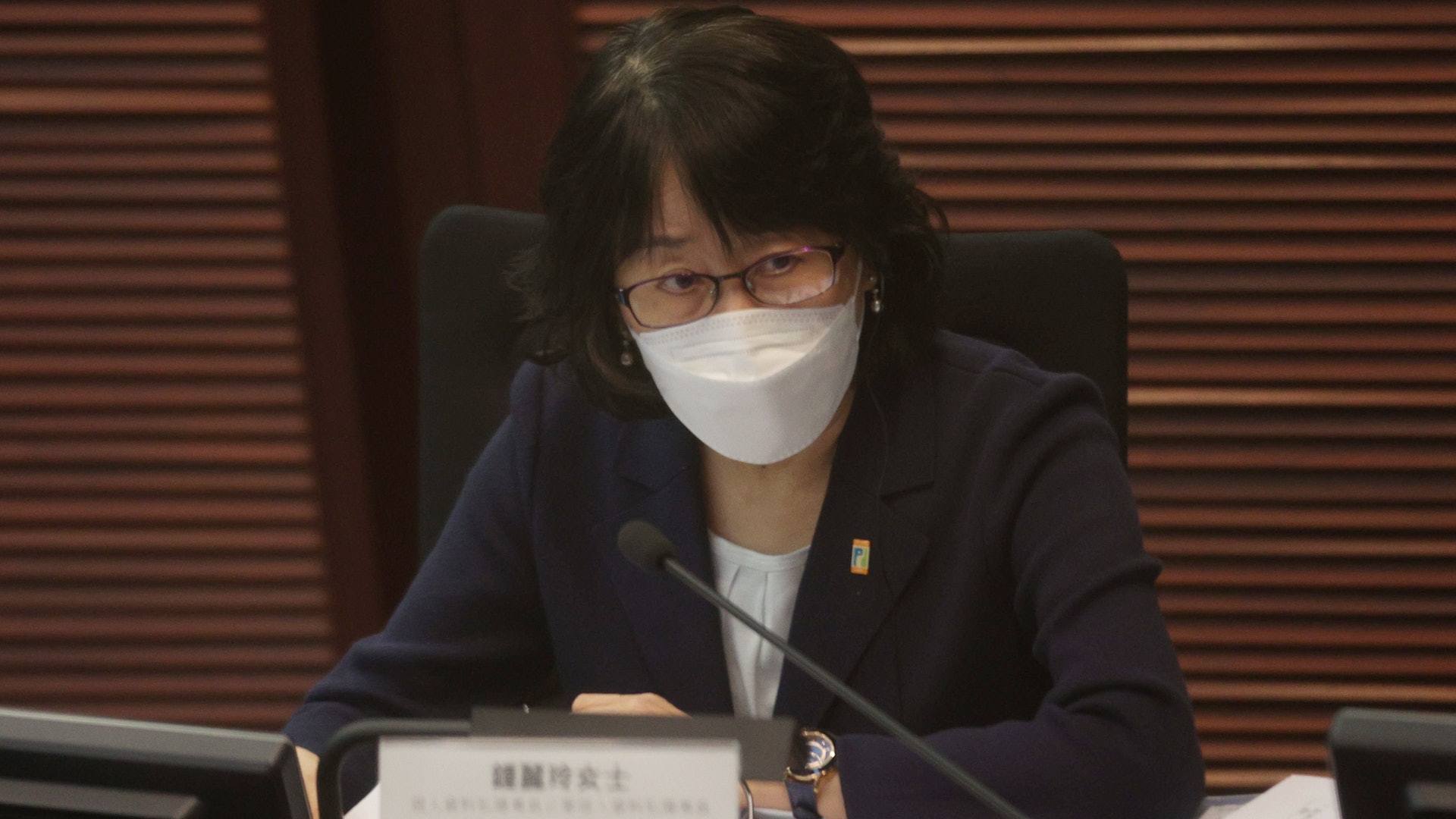 个人资料私隐专员钟丽玲16日在立法会会议发言 图自港媒
