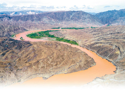 位于宁夏中卫市的黄河黑山峡河段。新华社记者 冯开华摄 制图：蔡华伟