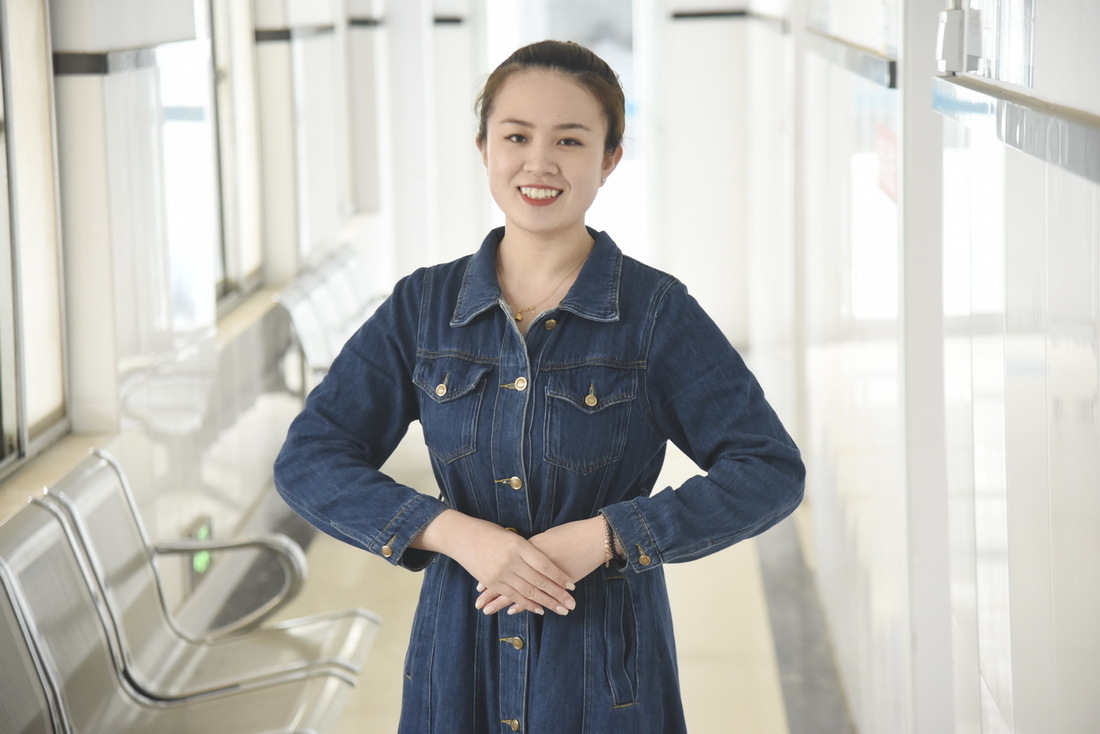 3月29日,在山东省滨州市惠民县胡集镇陈集卫生院,朱梦瑶简单整理后