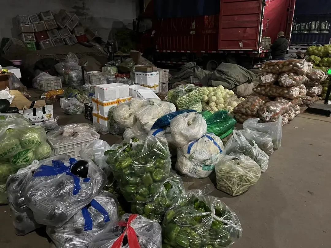 放心,管够!记者夜访北京各区“菜篮子”:供应充足,营业时间不变!