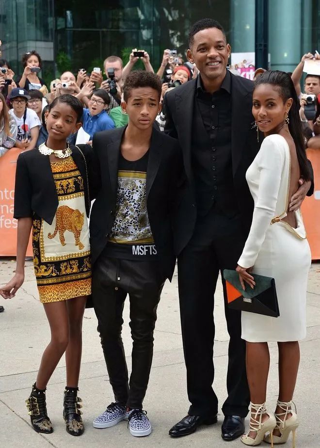 威尔史密斯打人背后夫妻开放式婚姻女儿多角恋者儿子疑出柜