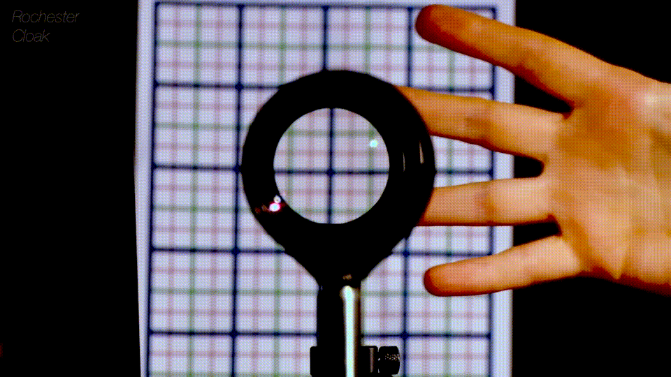 油管博主打造“隐身”设备 最低9块钱即可获得隐身斗篷 第3张-心情说说 油管博主打造“隐身”设备 最低9块钱即可获得隐身斗篷