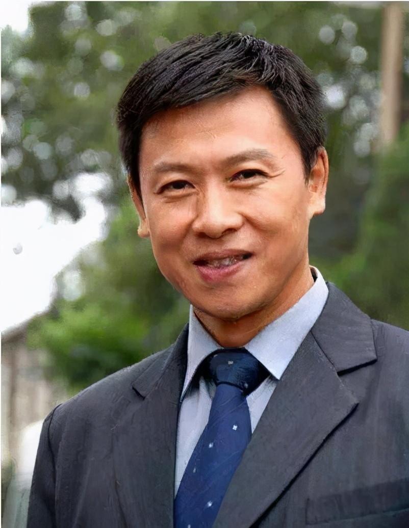 老戏骨胡亚捷:和妻子一见钟情,三次闹离婚,夫妻感情却越闹越深__凤凰