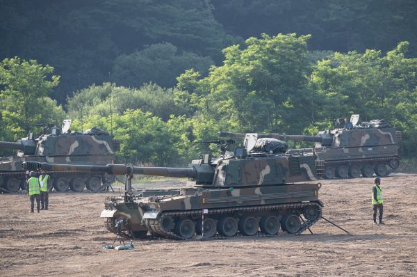 韩国K9自行火炮（欧洲新闻图片社）