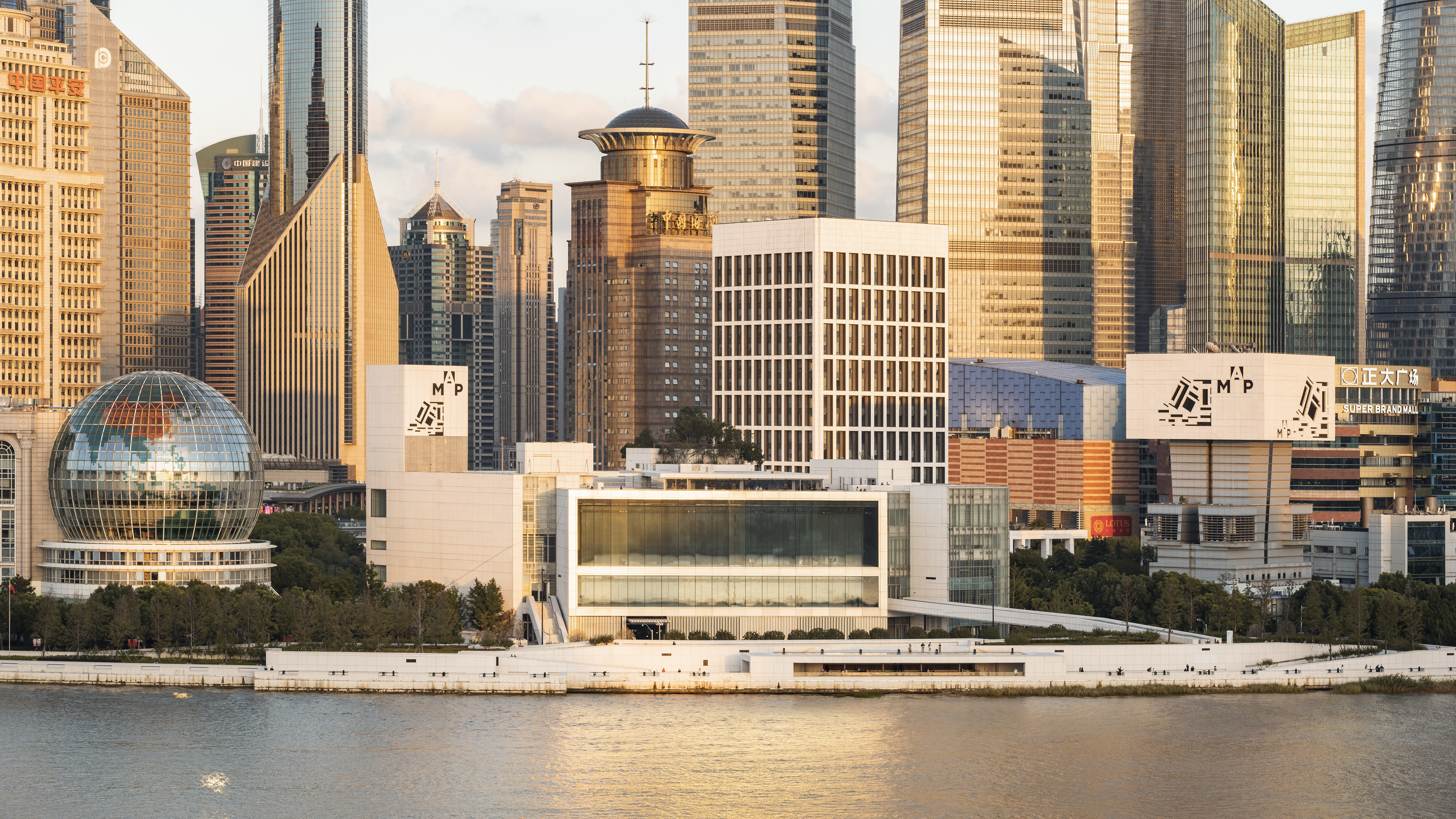 上海-和平饭店-浦东美术馆 2.JPG