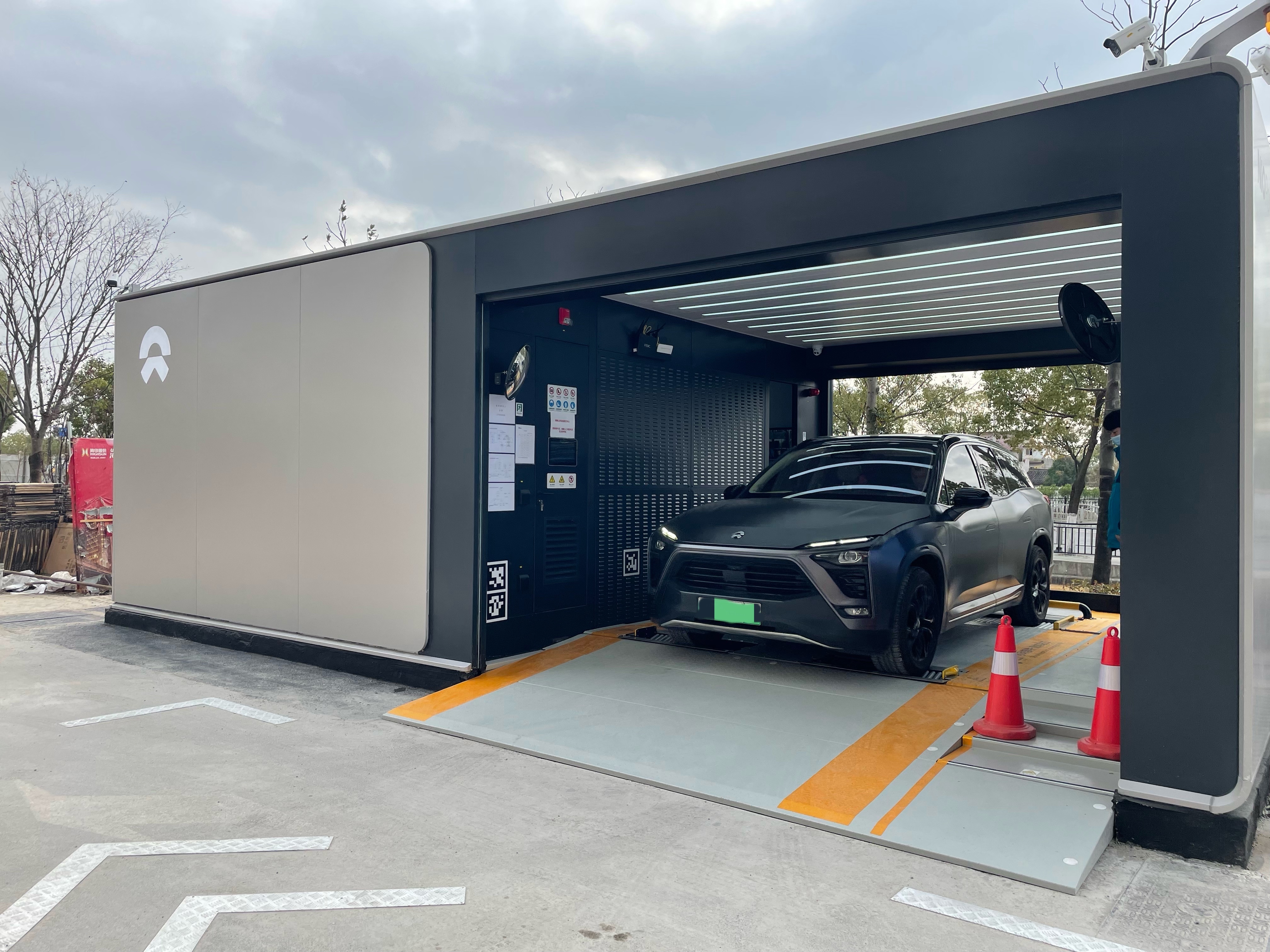 把换电技术技术推向全球?蔚来称将与竞争对手共享换点技术_凤凰网