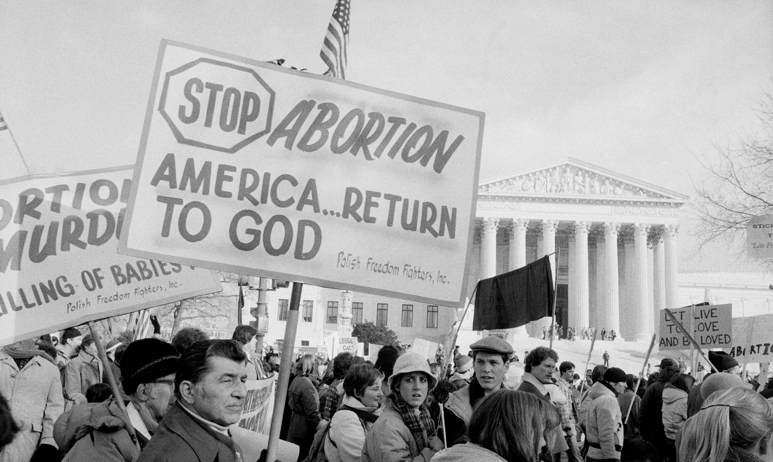 当地时间1984年1月23日，美国华盛顿，包括波兰活动家在内的反堕胎活动人士抗议美国最高法院11年前对罗诉韦德案的裁决。