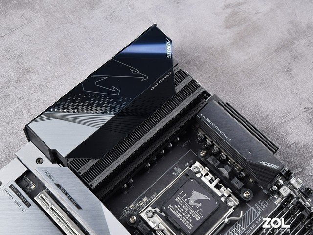 【有料评测】技嘉X670E AORUS MASTER超级雕主板评测 接口真的多