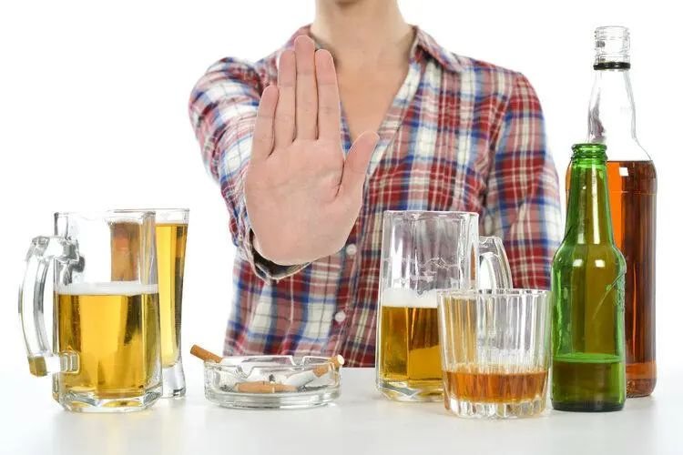 好酒的人,如果坚持一个月“滴酒不沾”,身体会发生怎样的变化?_凤凰网