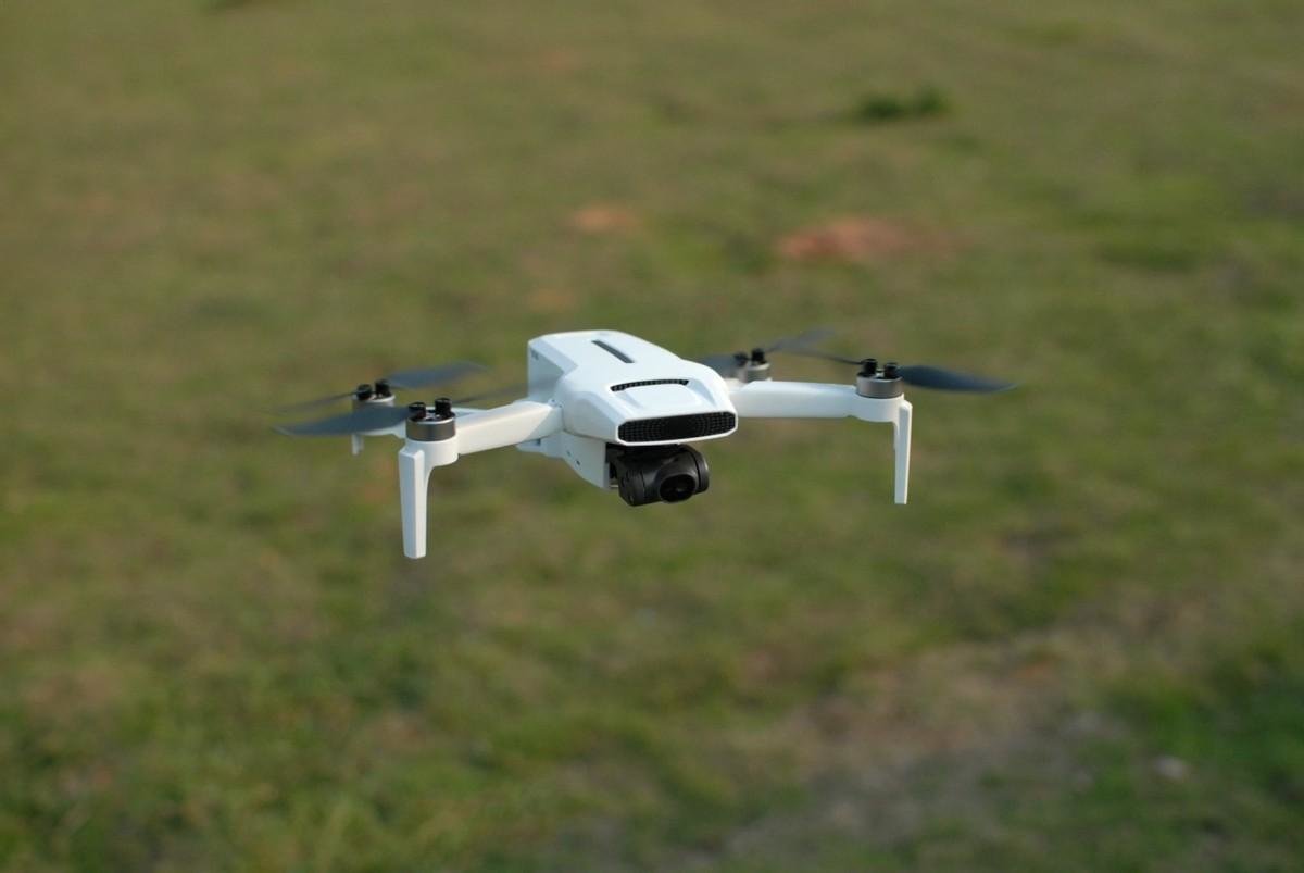 飞米x8迷你无人机体验:零基础也能轻松上手__凤凰网