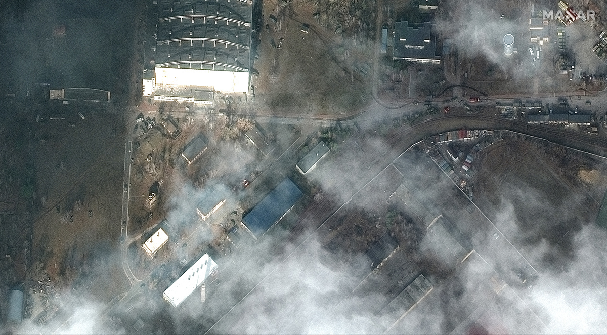 2月27日,安东诺夫机场的卫星图像 图自澎湃影像