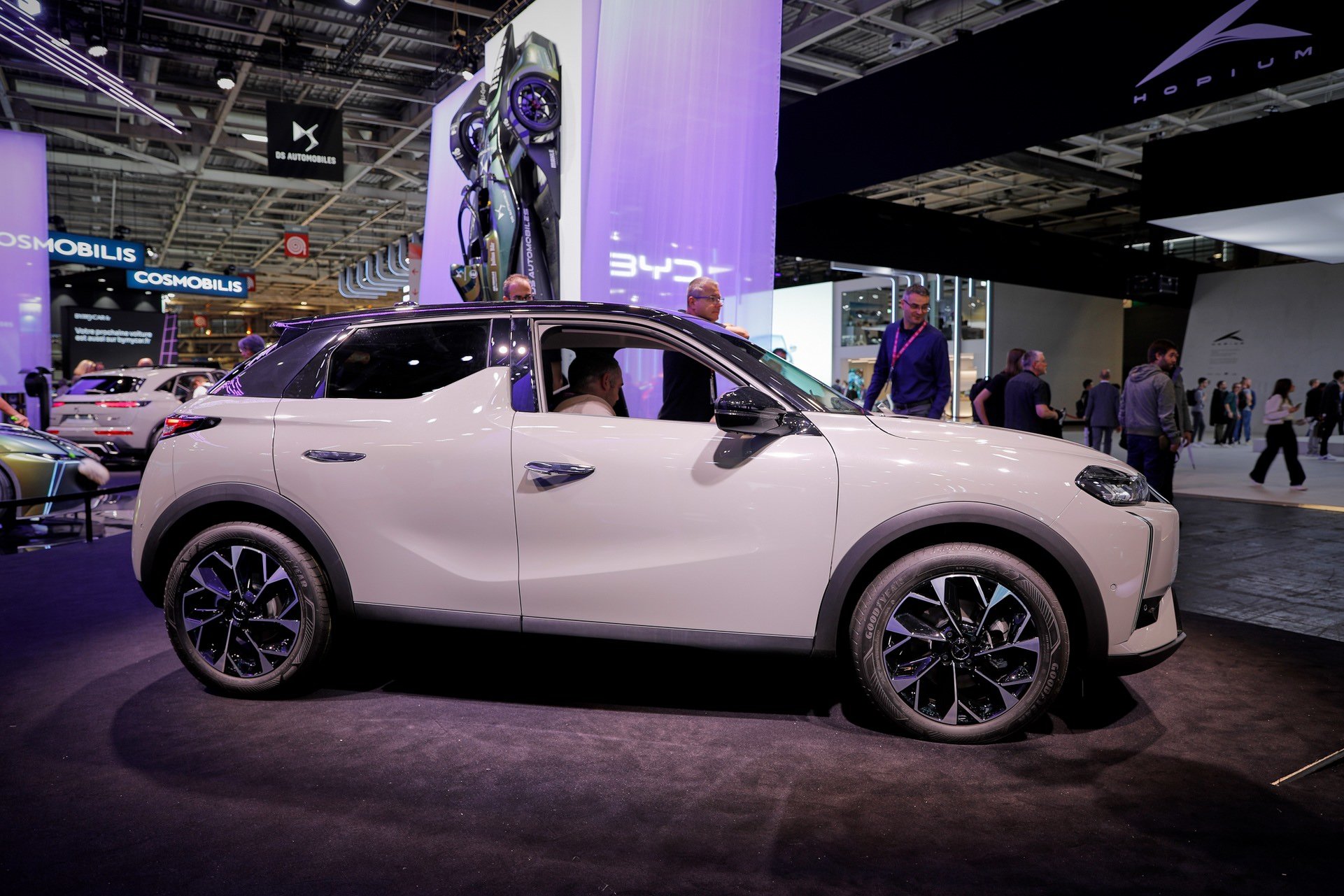 纯电版续航超400km全新ds3亮相2022巴黎车展