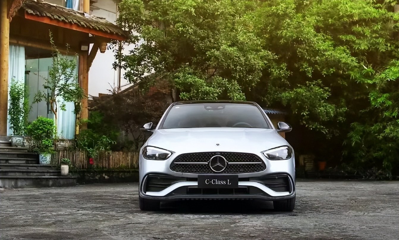 奔驰C级用车指南：一年需要多少钱？月薪低于这个数，别考虑了！（奔驰c每月花费）