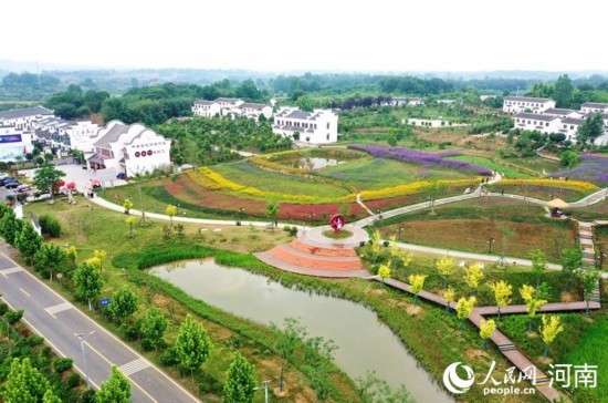 美丽的东岳村。人民网记者 慎志远摄