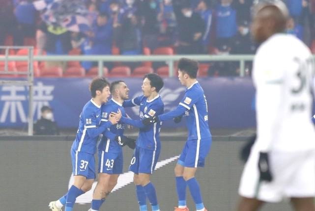 2-0！三镇重返榜首，终结浙江队9轮不败，<em>斯坦</em><em>丘</em>世界波戴维森点杀 - 全一直播
