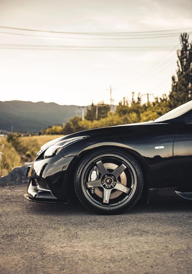 摄影师的走街范英菲尼迪g37s,它身上能看到370z与gt-r的影子_凤凰网