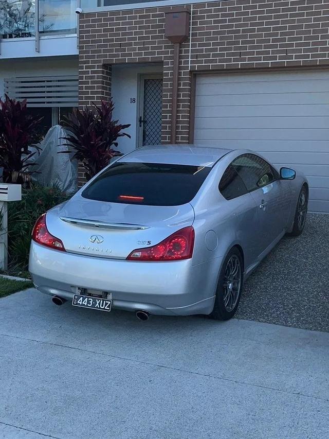 过来之后没多久就预约了看车,最后在日产370gt和土澳本土品牌