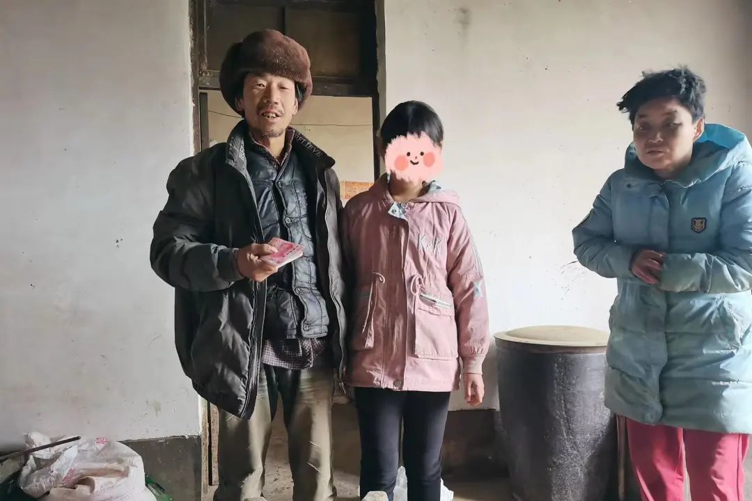 &middot; 陈文水走访场景。