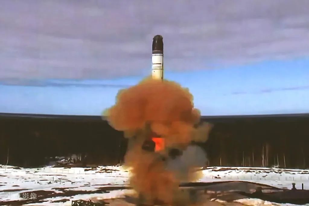 ▲“萨尔马特”洲际导弹发射现场（视频截图）