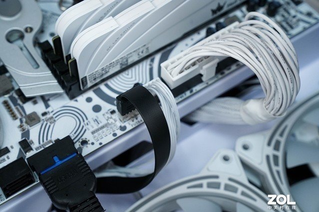 【有料评测】航嘉MVP阿波罗·麦克斯机箱评测 “海景别墅”就是这范儿