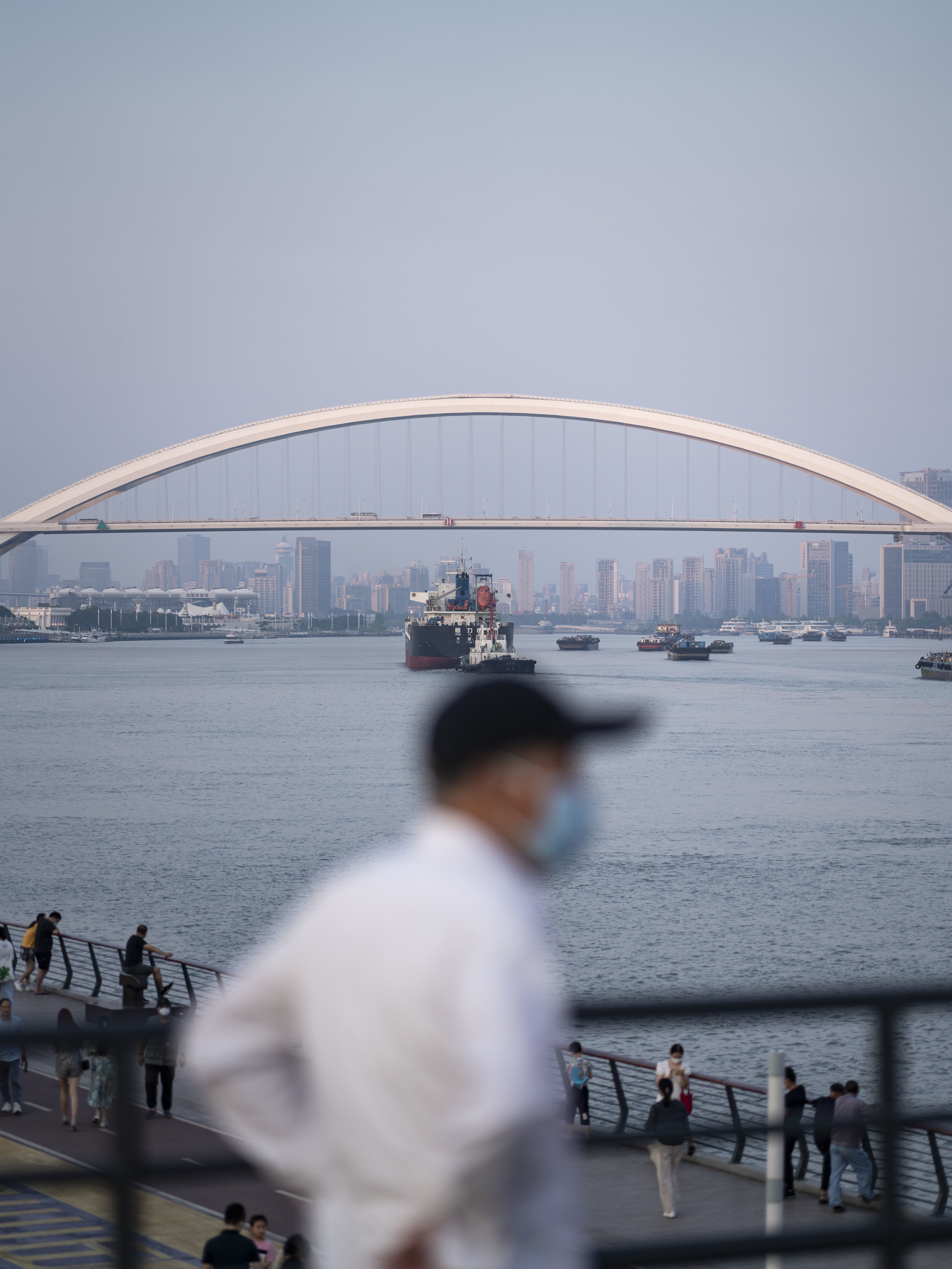 上海-徐汇滨江-卢浦老头 2.JPG