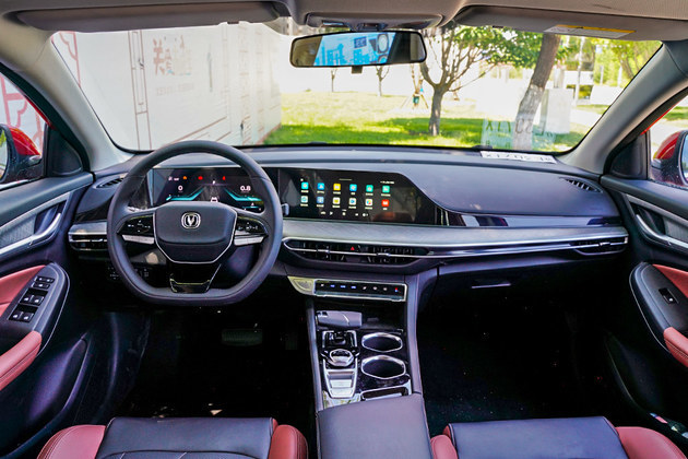 10万级家轿品质之选,试驾体验2022款长安逸动plus