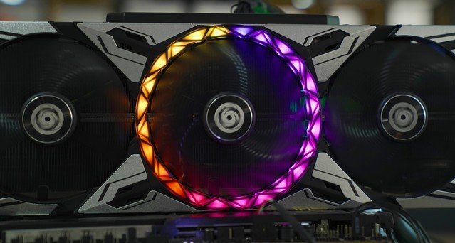 索泰RTX 4080 16GB 天启OC评测 触点风扇玩法独特