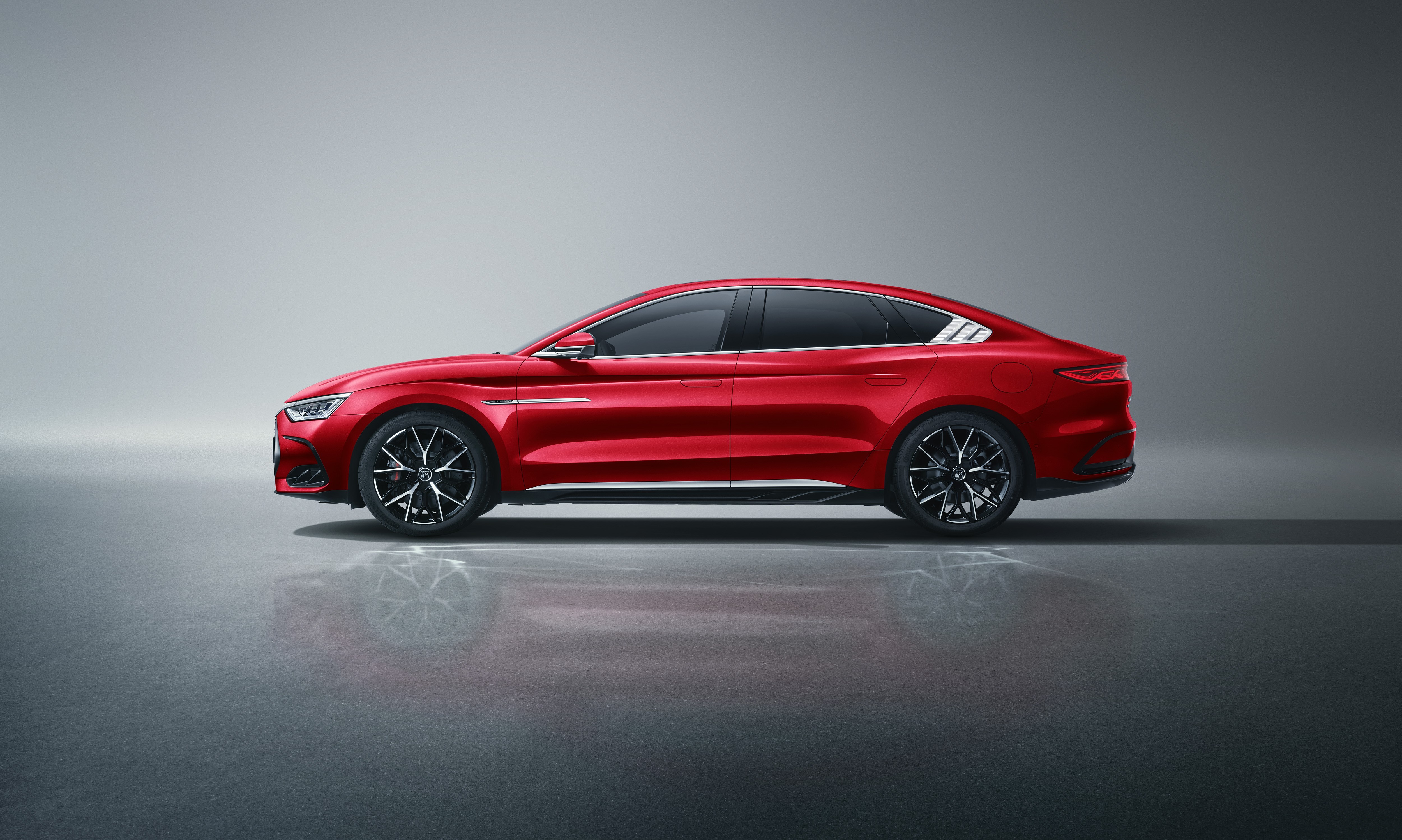 起售价2158万元比亚迪汉家族旗舰再进化