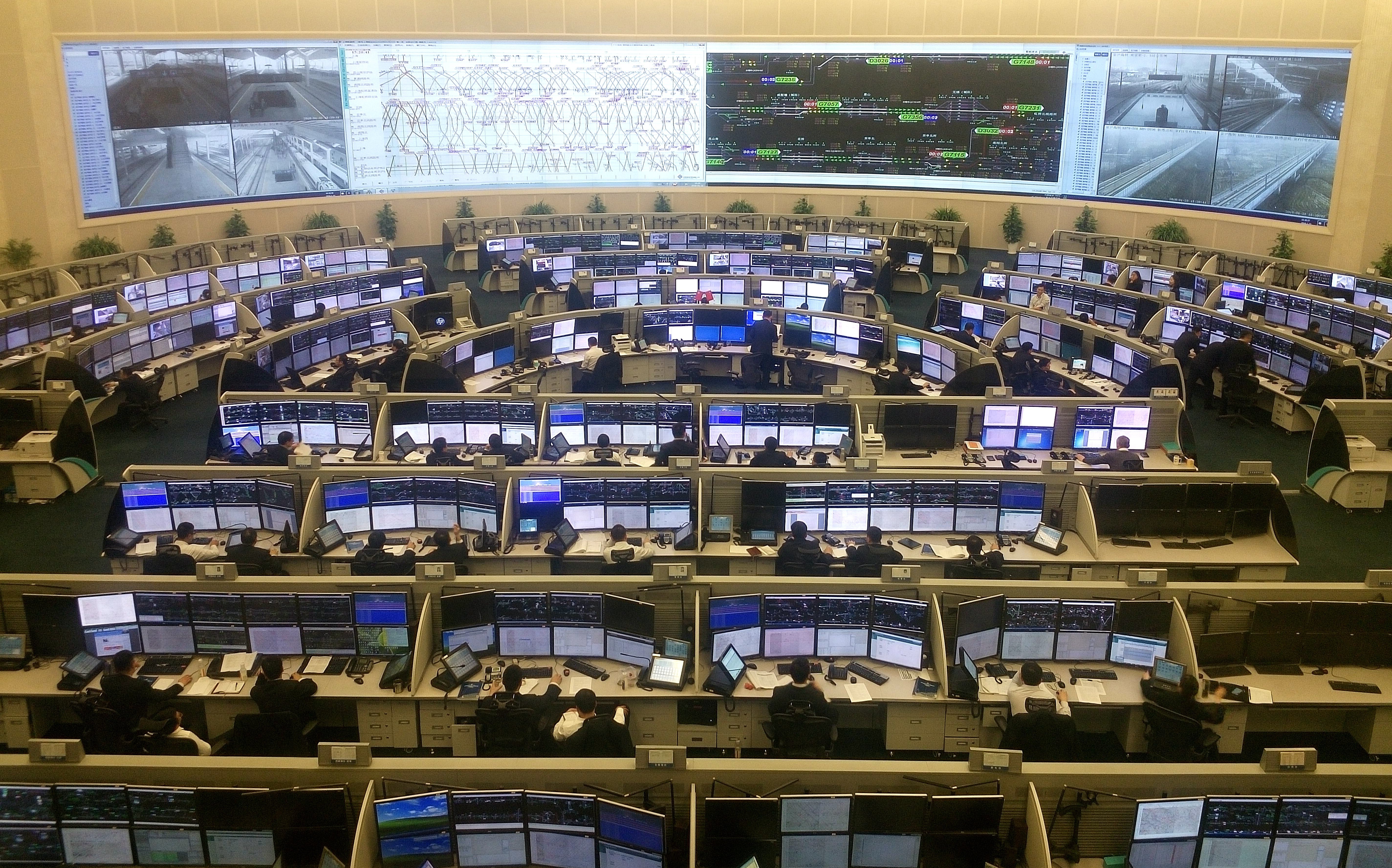 中国铁路上海局集团有限公司调度指挥中心.许文峰  摄