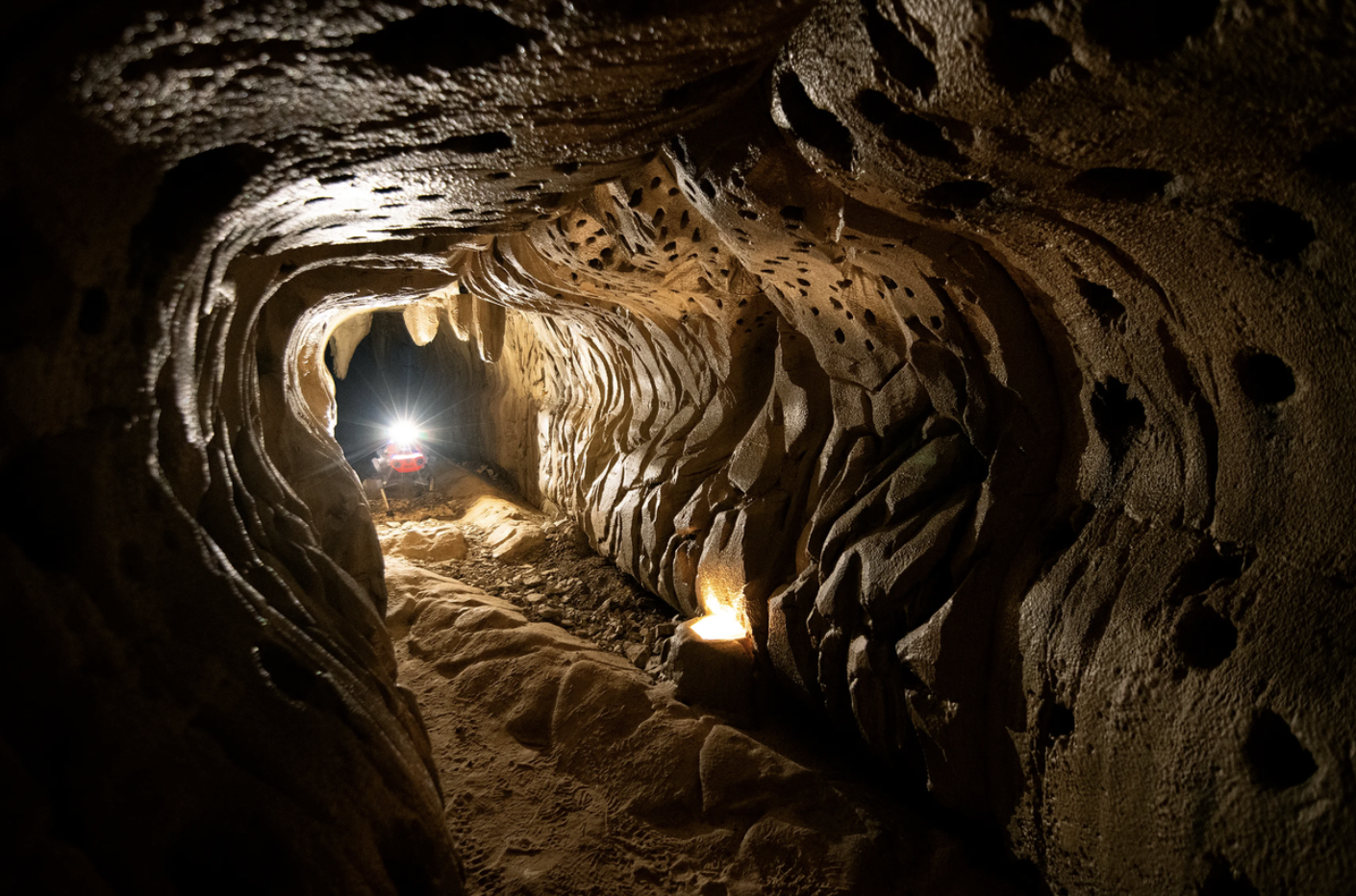 Cerberus 团队的 ANYmal 机器人在自主探索洞穴｜IEEE