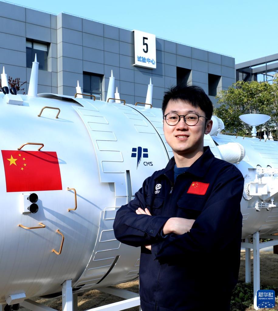 修建天地通信高速公路的90后航天人