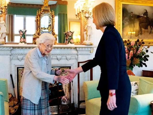 伊丽莎白二世葬礼今日举行:英国送别“世纪女王”_凤凰网资讯_凤凰网