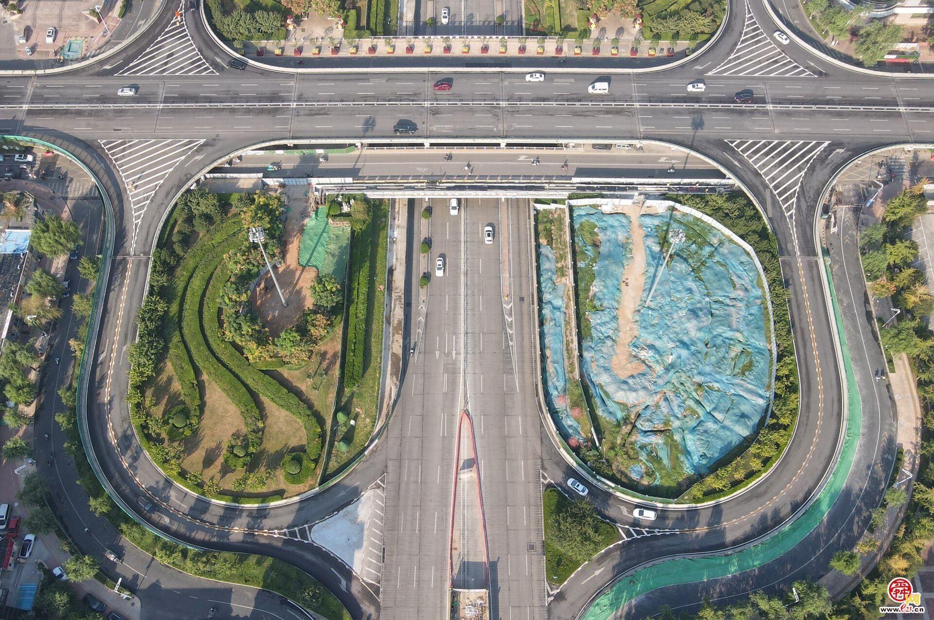 八一立交桥东北方向匝道将拆除,市民出行需绕行